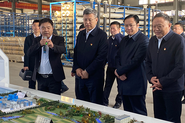 赤峰市黨政考察團蒞臨遼寧一諾環(huán)境產(chǎn)業(yè)集團有限公司進行參觀考察 赤峰市黨政考察團蒞臨遼寧一諾環(huán)境產(chǎn)業(yè)集團有限公司進行參觀考察